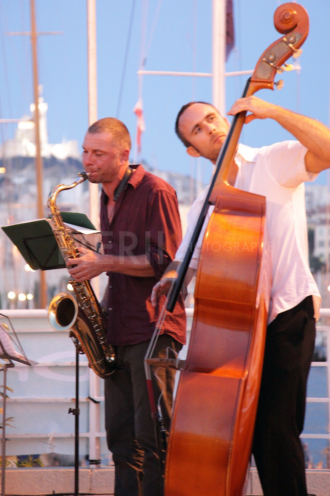 Un petit moment de musique entre deux régates Un petit moment de musique entre deux régates