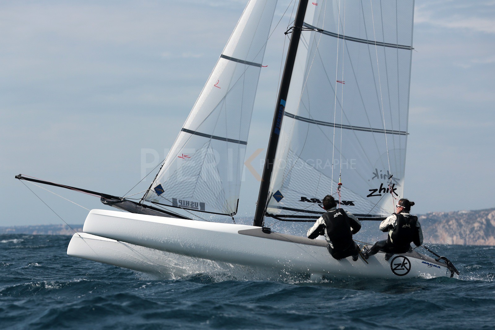 Ingrid Petitjean et Olivier Backes lors du baptême de leur Nacra 17 à la SNM. En route pour les JO de Rio