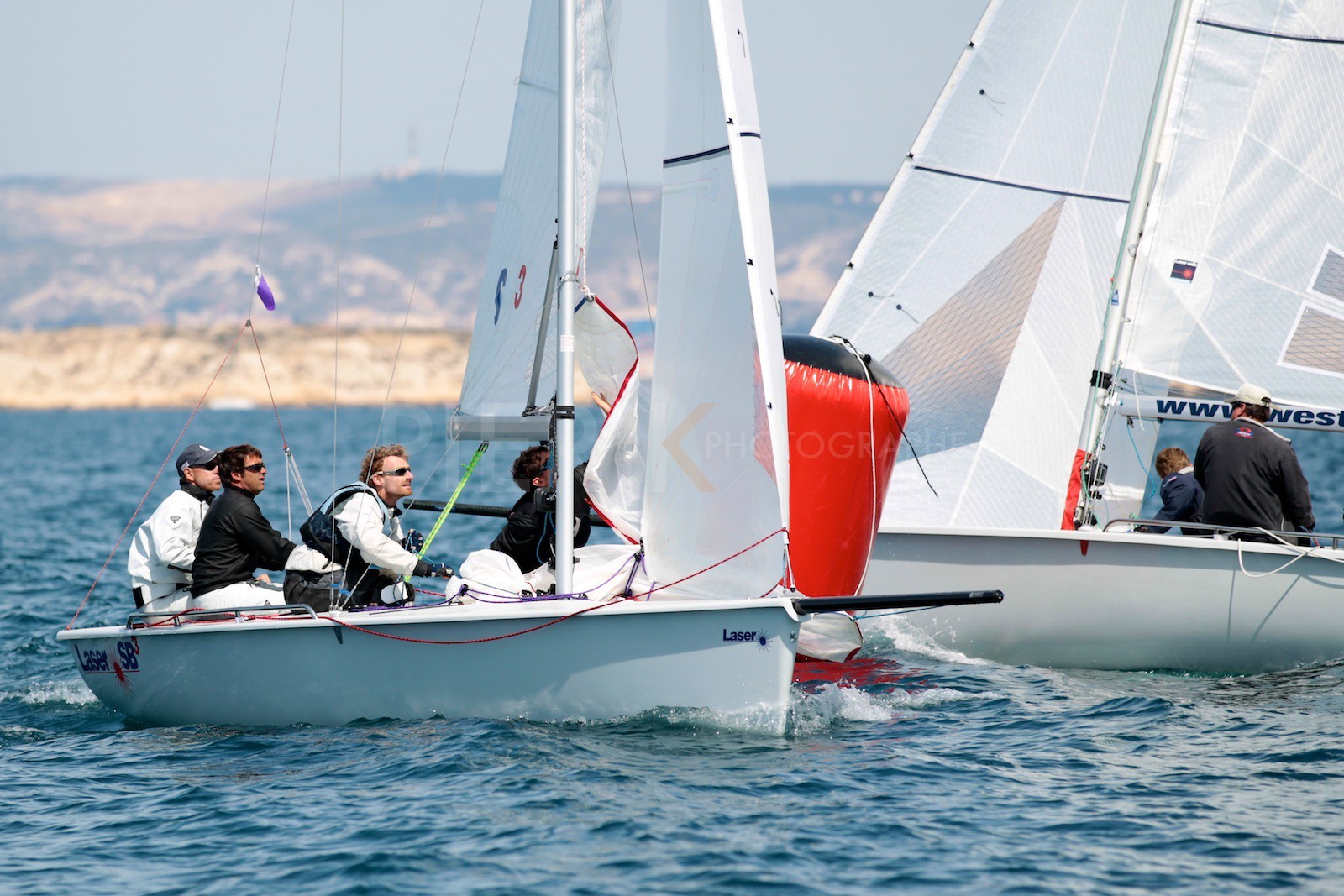 Zeus enroule la bouée