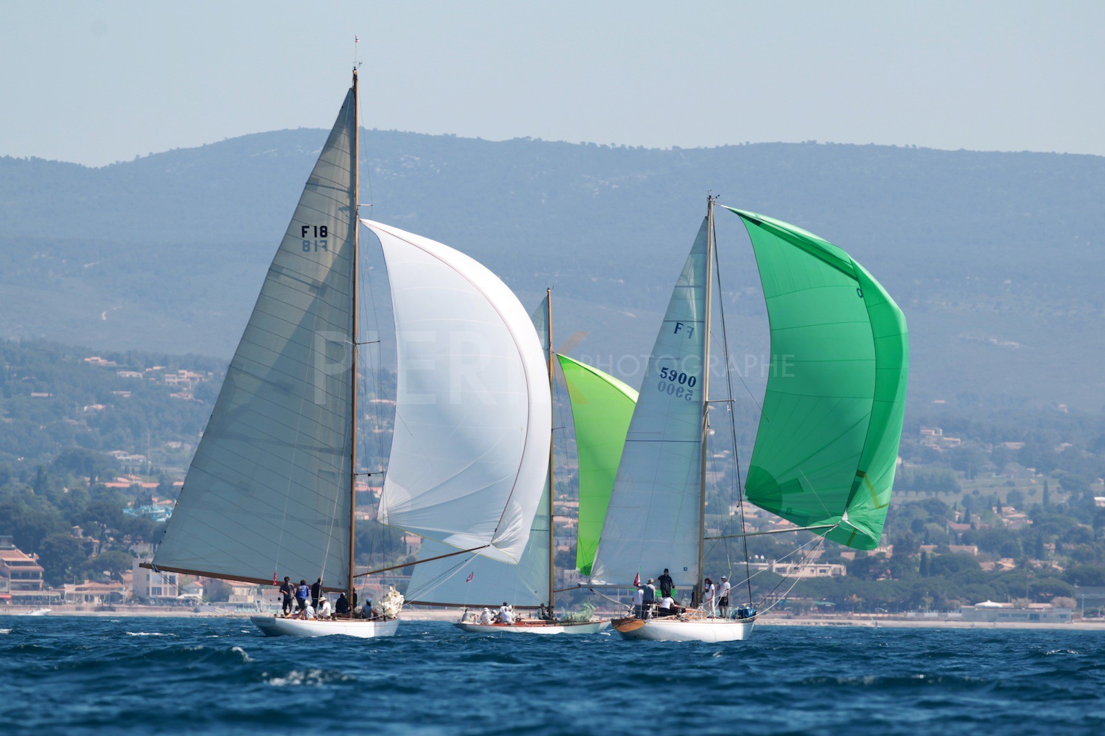 Irène VIII  et Windrush II sous spi