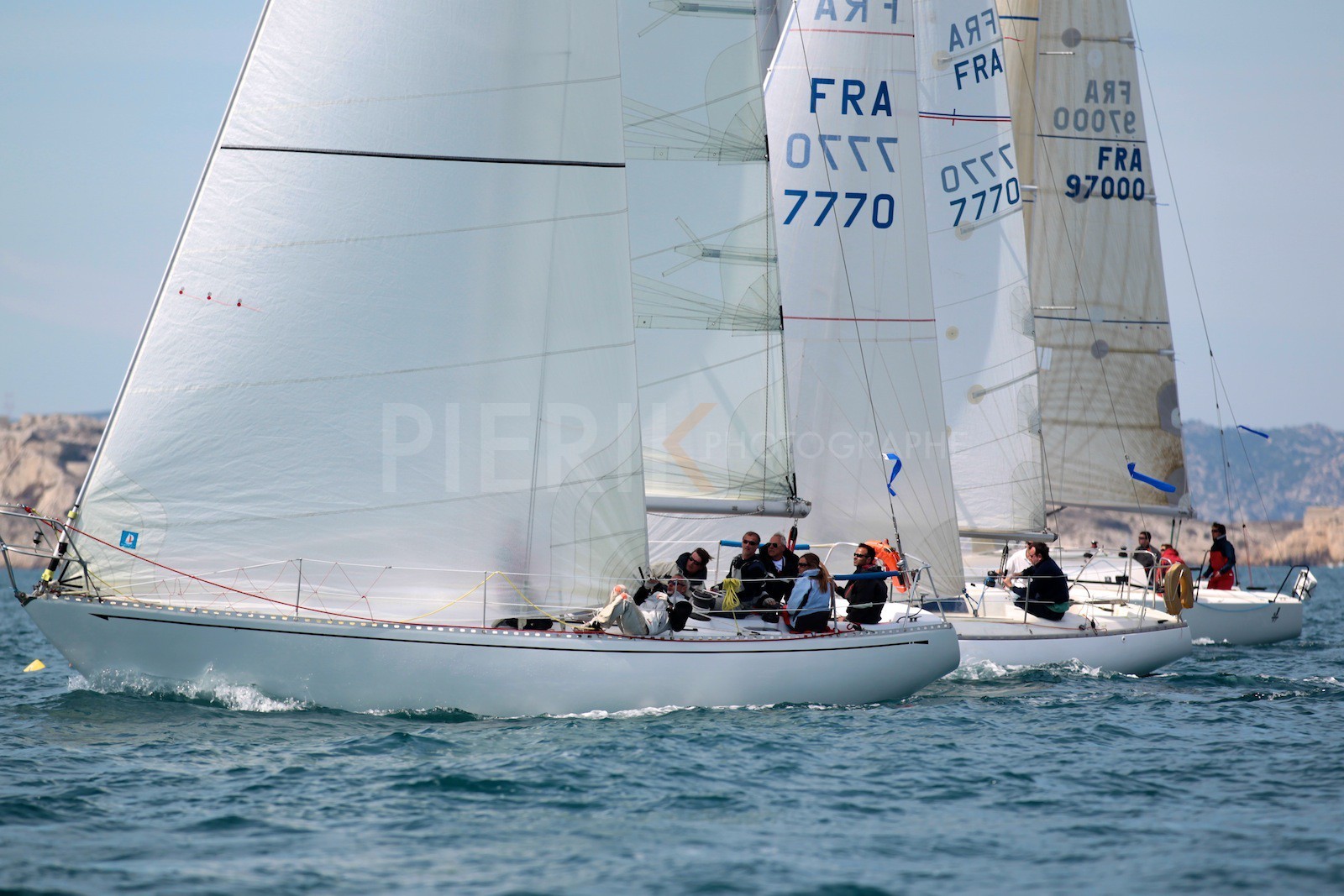 Mauresque au coude à coude avec Kashmir et Zed 5