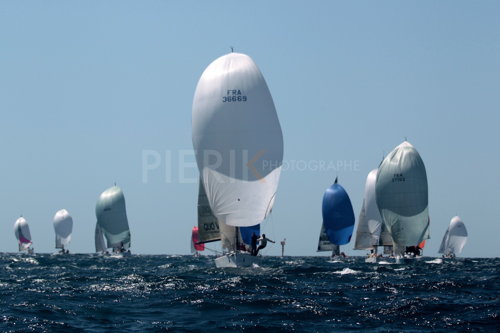 La flotte sous spi, rade Sud