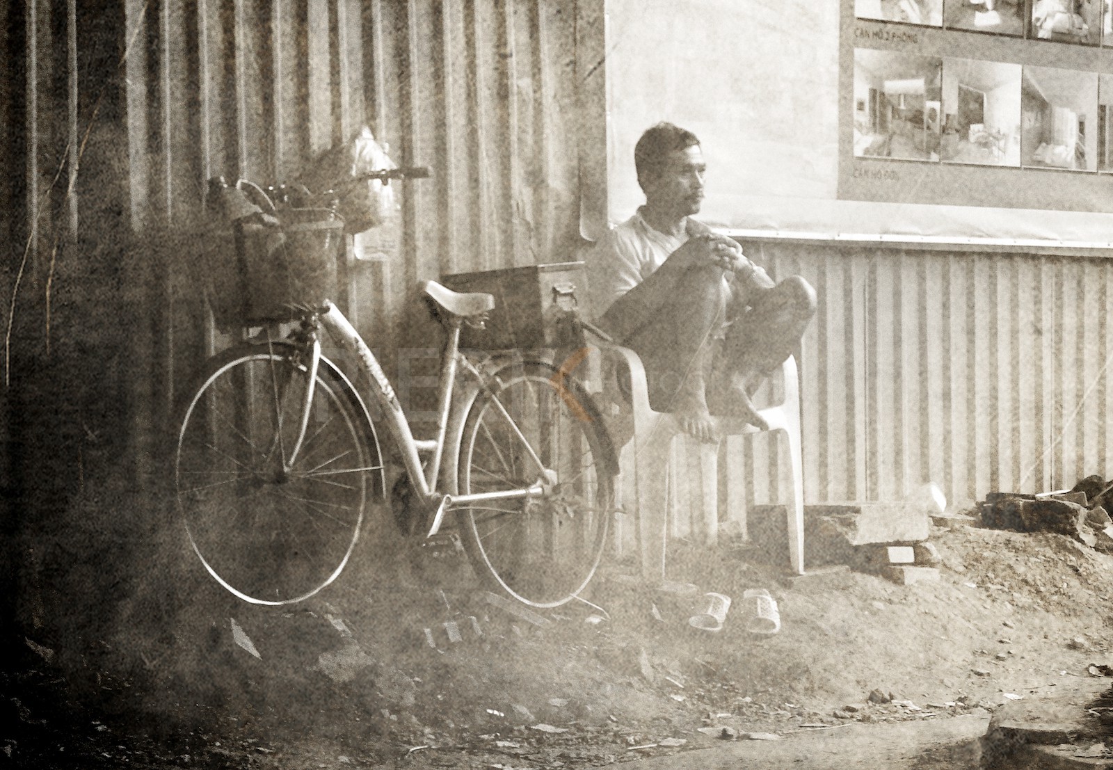 Attente dans une rue de saigon