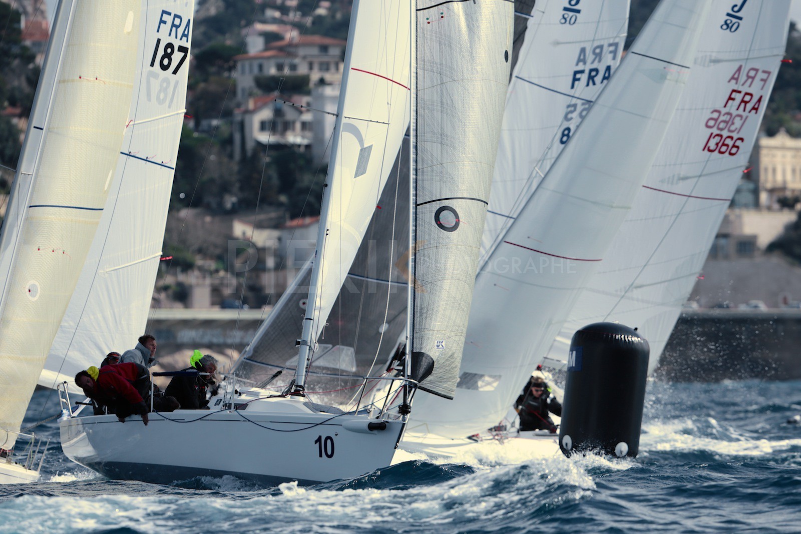 Virement de bouée des J80