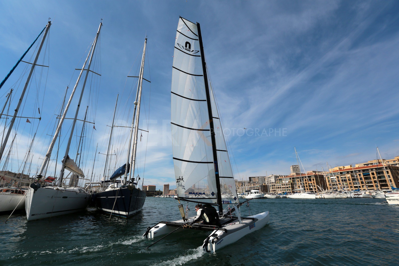 Ingrid Petitjean et Olivier Backes lors du baptême de leur Nacra 17 à la SNM. En route pour les JO de Rio