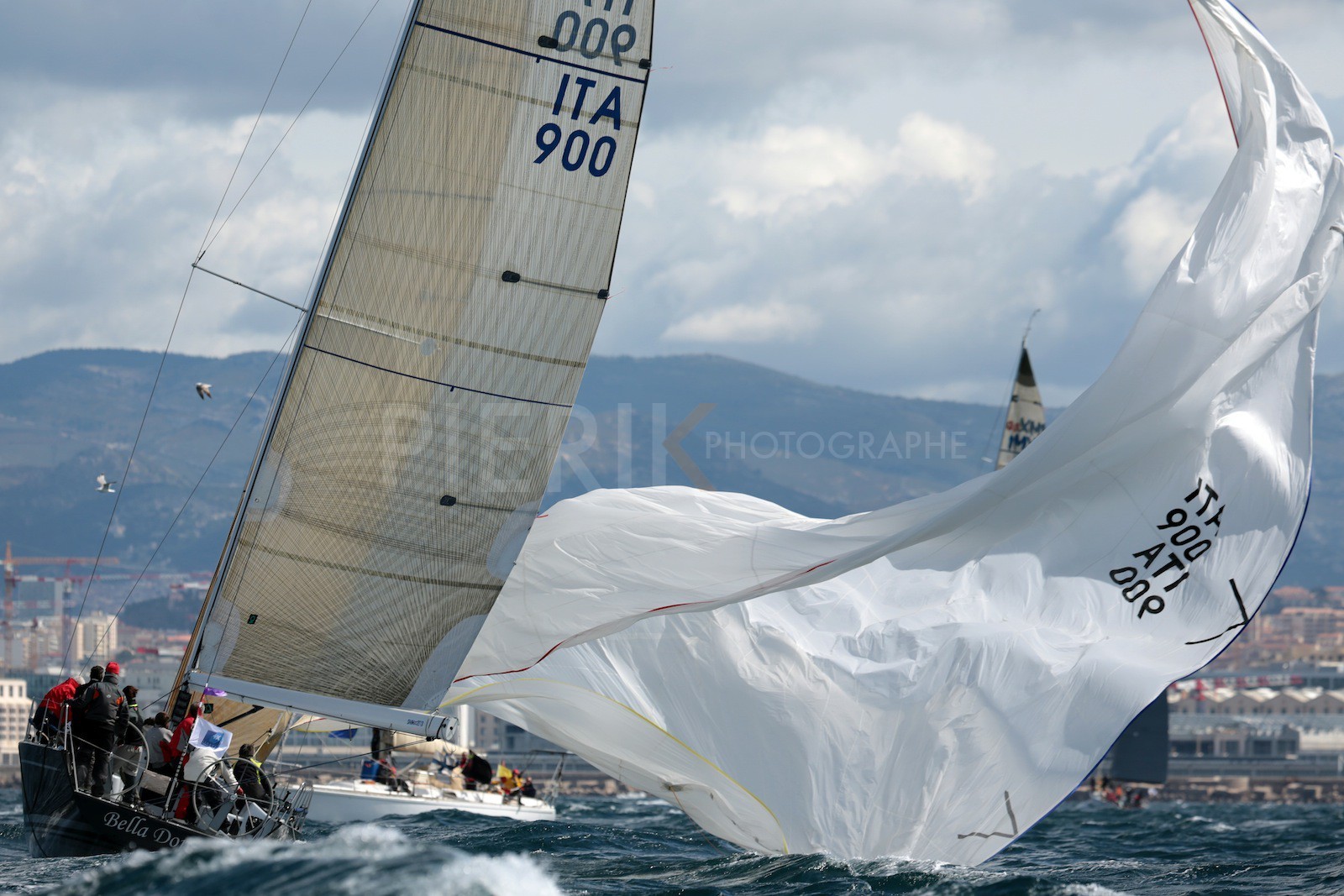 Lâcher de soi devant le bateau comité